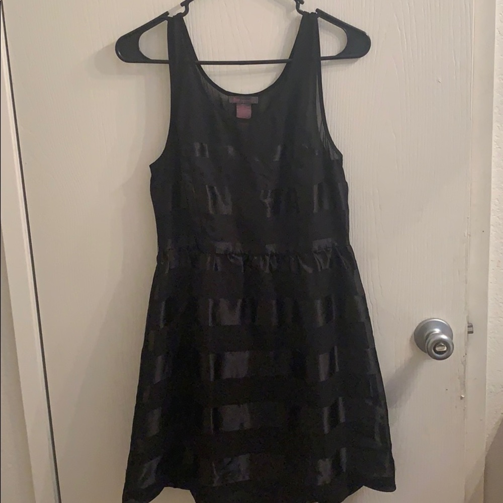 Women’s Dress Size 7